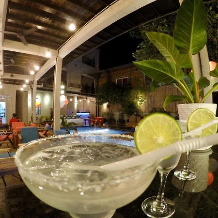 1953 Siem Reap Hostel Екстериор снимка