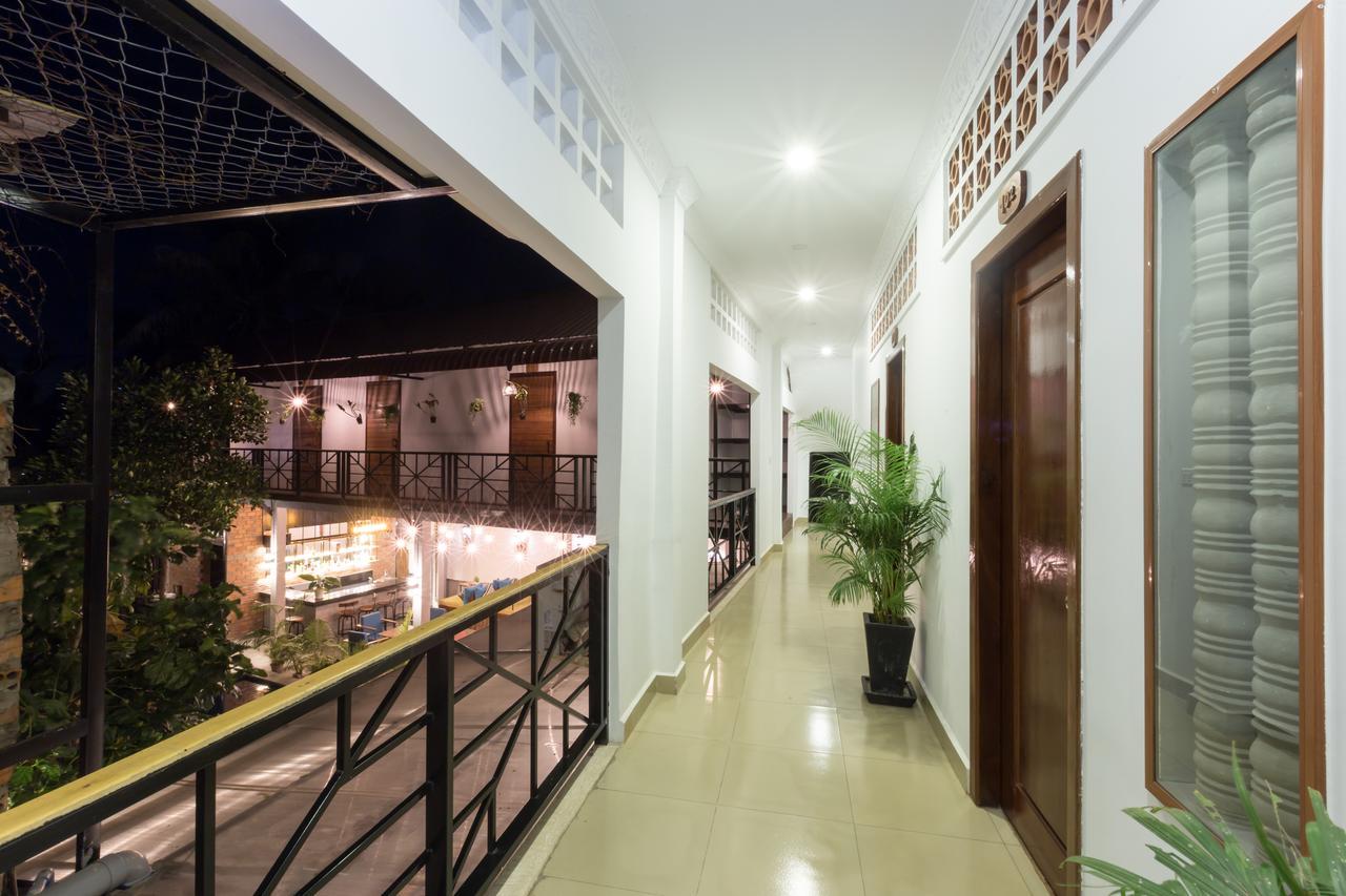 1953 Siem Reap Hostel Екстериор снимка