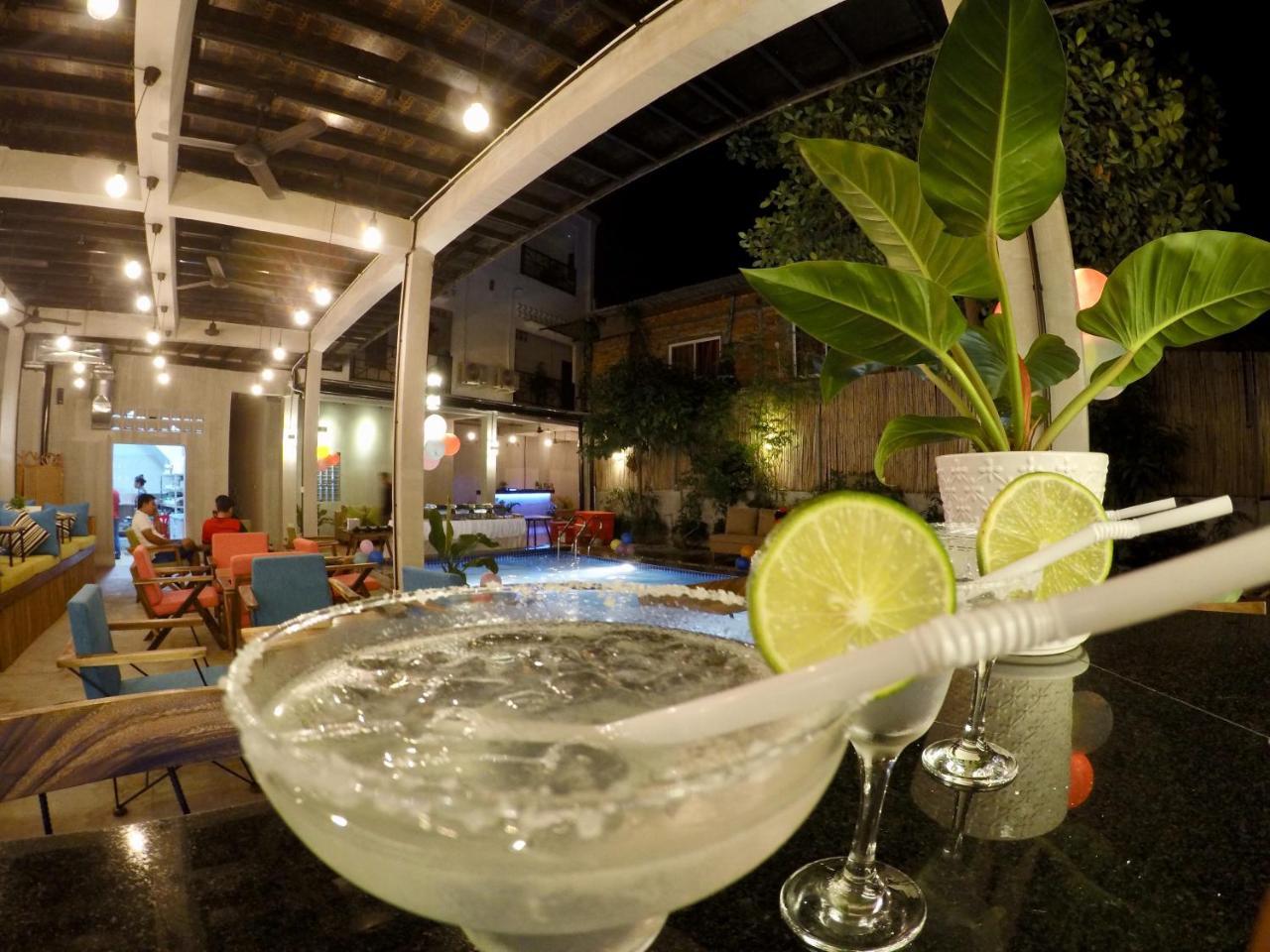 1953 Siem Reap Hostel Екстериор снимка